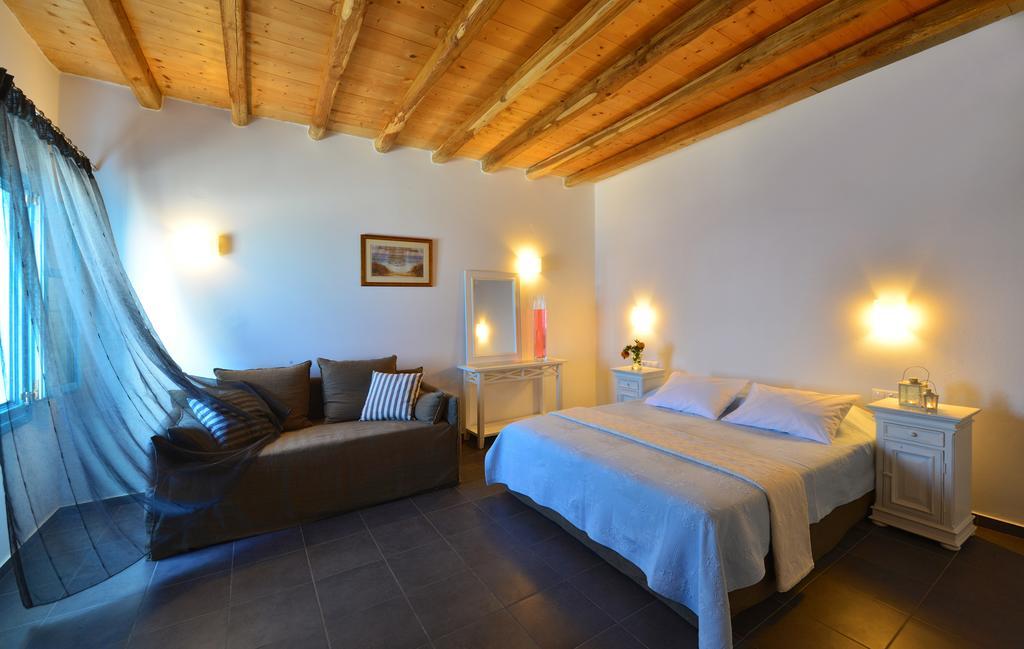 Miramare Hotel Folegandros Town Exterior photo